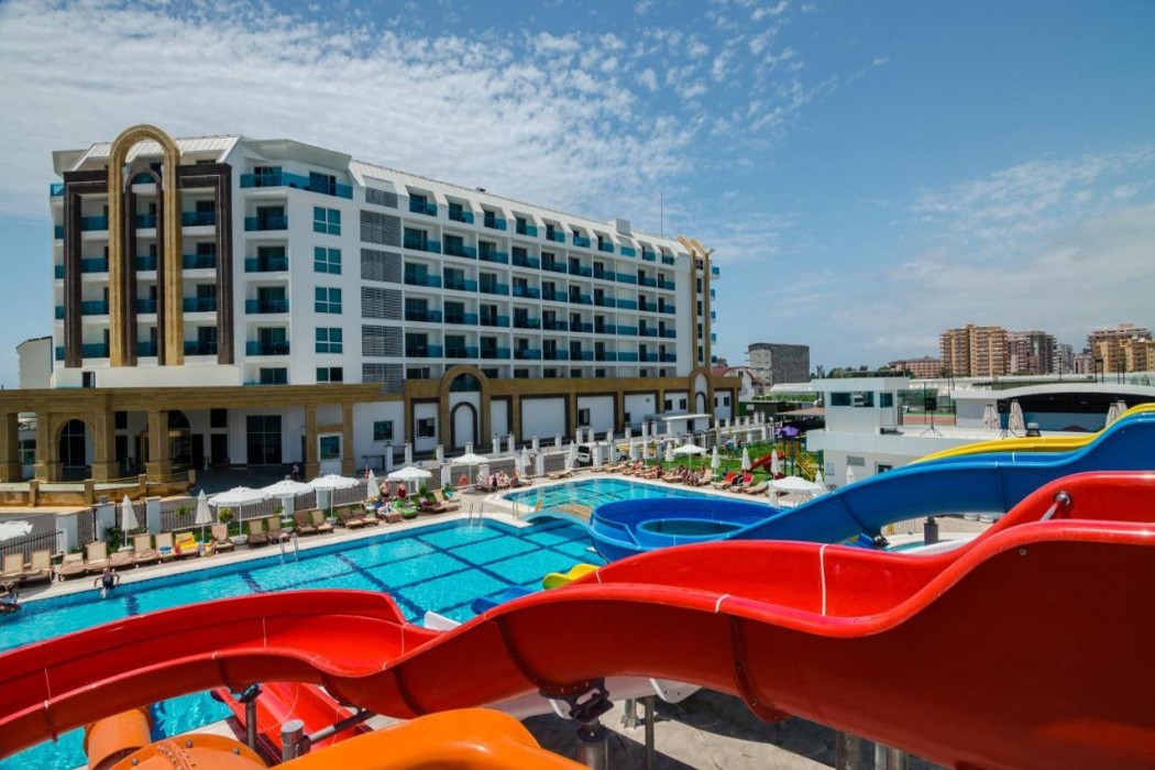 The Lumos Deluxe Resort Hotel and Spa 24/60