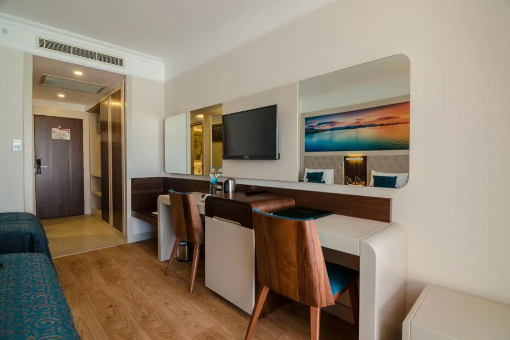 The Lumos Deluxe Resort Hotel and Spa 12/60