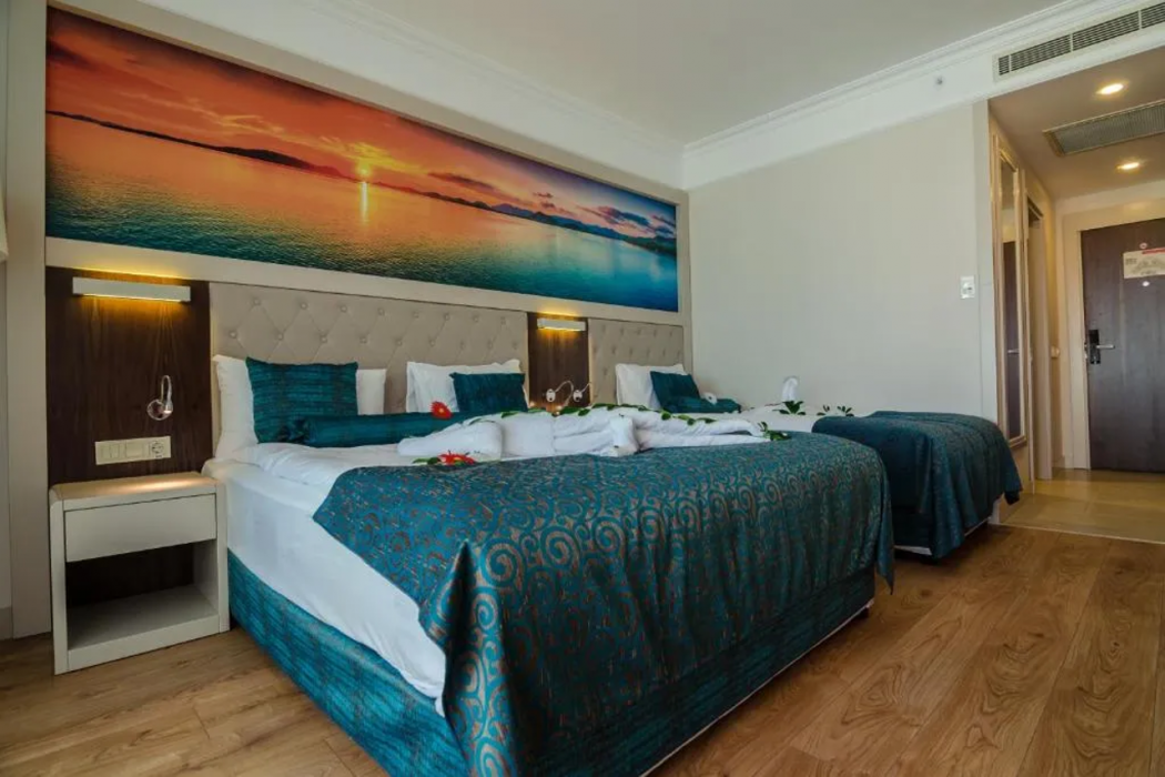 The Lumos Deluxe Resort Hotel and Spa 11/60