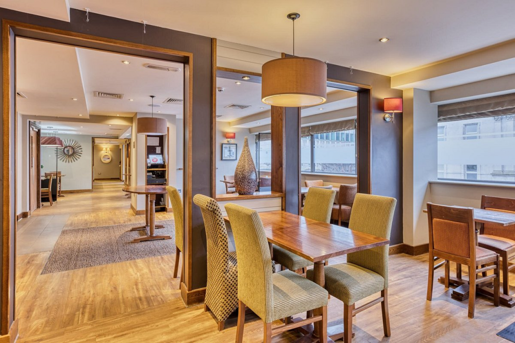 Premier Inn Birmingham City Centre (New Street Station) 21/46