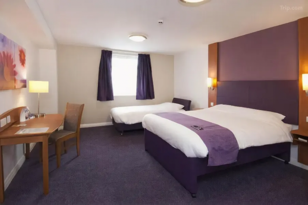 Premier Inn Manchester Heaton Park 9/43