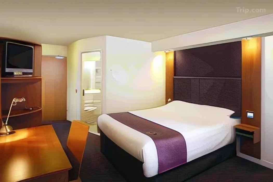 Premier Inn Manchester Heaton Park 12/43