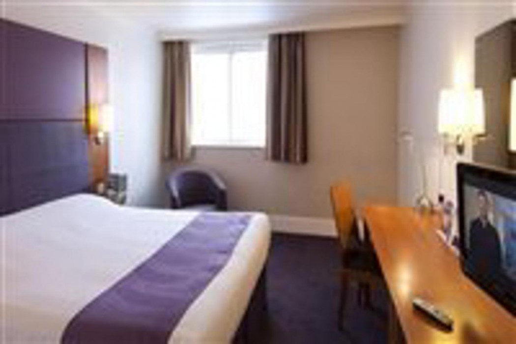 Premier Inn Cardiff City Centre Queen Street 14/60