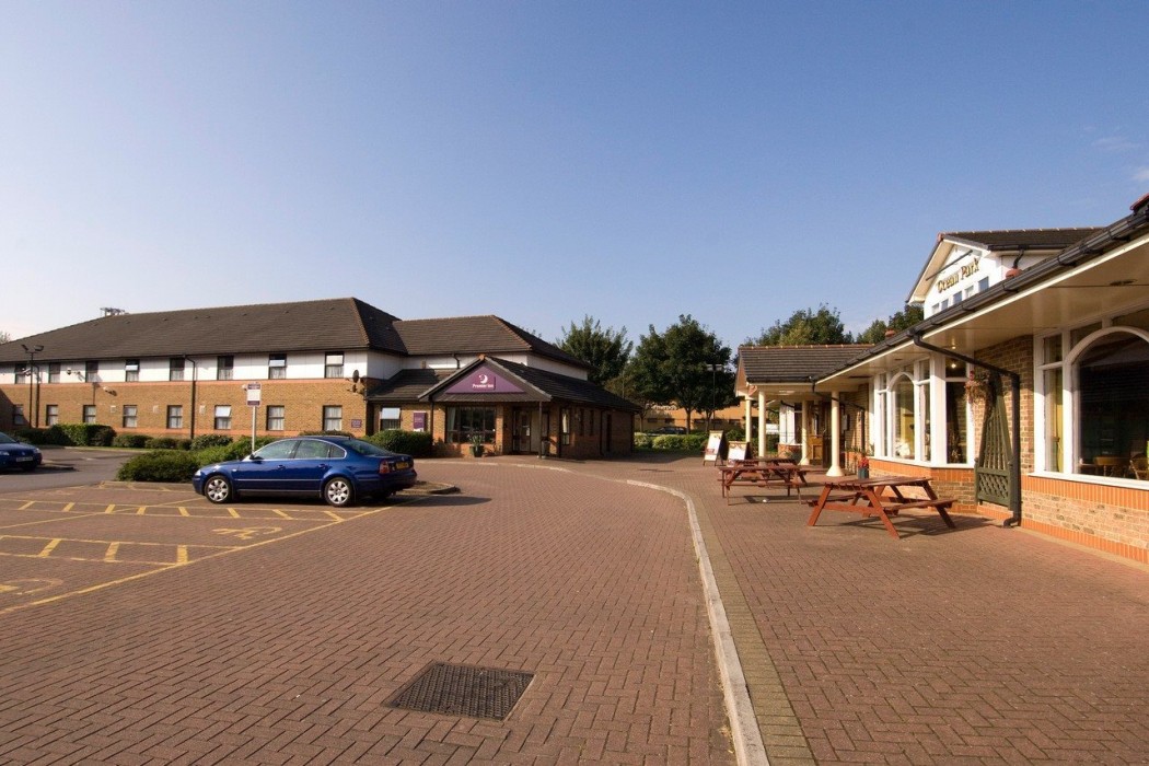 Premier Inn Cardiff City South 16/39