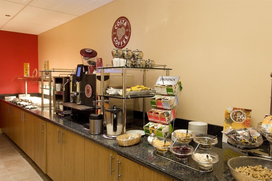 Premier Inn Sheffield City Centre (St Mary's Gate) 40/72