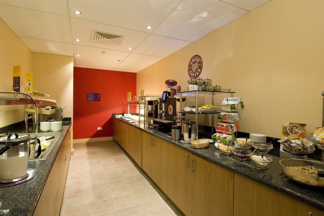 Premier Inn Sheffield City Centre (St Mary's Gate) 38/72