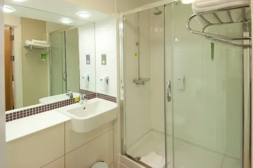 PREMIER INN BRISTOL SOUTH 10/41