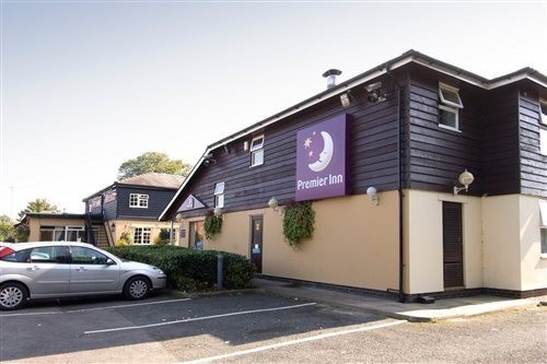 Premier Inn Cheltenham North West photo2