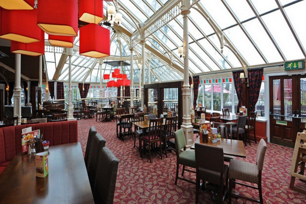 Premier Inn Stockport Central 14/25