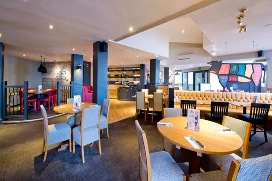 Premier Inn Manchester Airport Heald Green 6/27