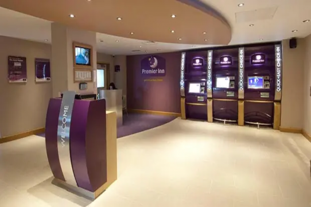 Premier Inn Swansea Waterfront 18/37