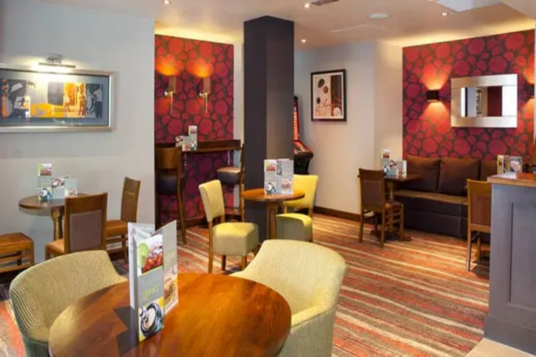 Premier Inn Camberley 14/32