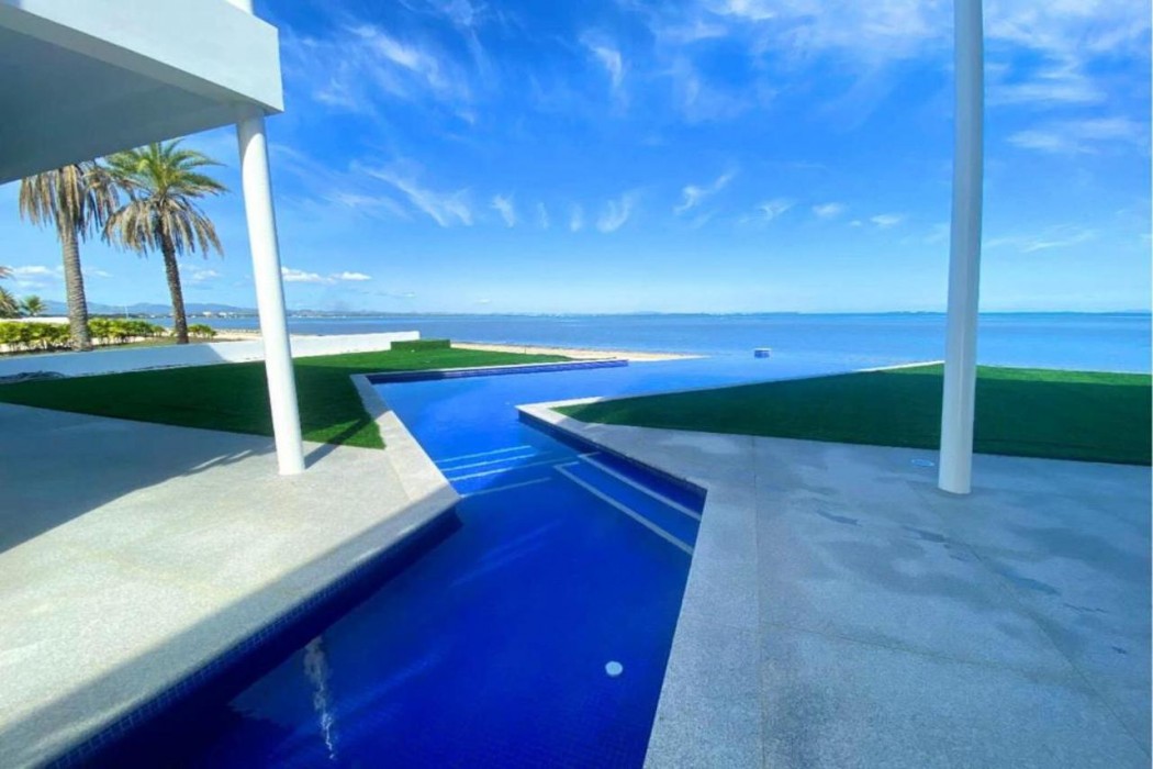 Naisoso Island Villas in NADI