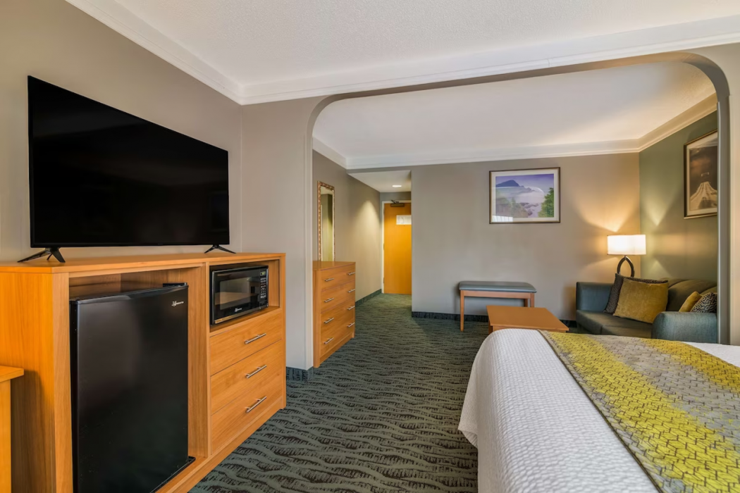 Best Western Plus Executive Court Inn & Conference Center 14/73