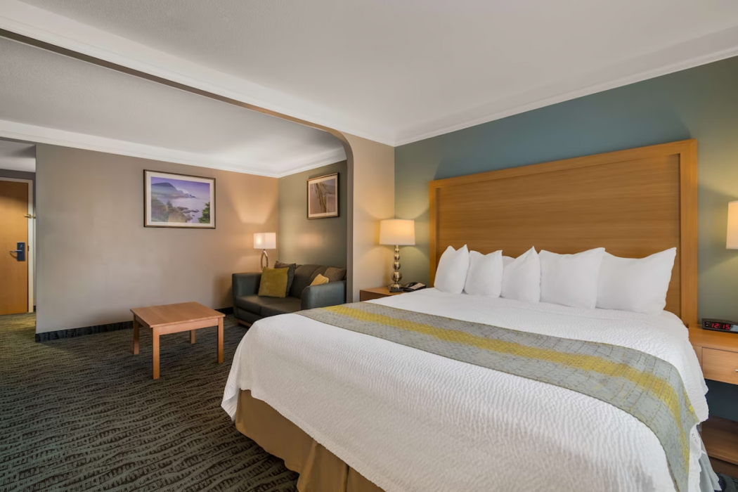 Best Western Plus Executive Court Inn & Conference Center 40/73