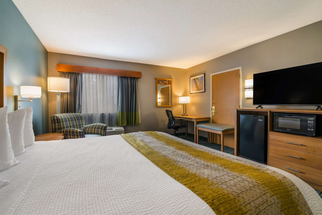 Best Western Plus Executive Court Inn & Conference Center 24/73