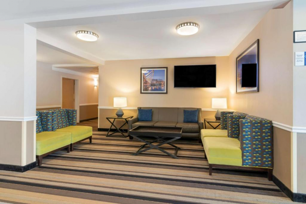 Best Western Plus Executive Court Inn & Conference Center 4/73