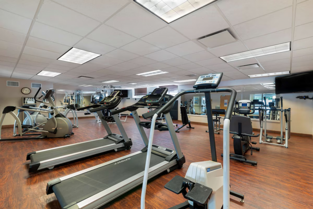 Best Western Plus Executive Court Inn & Conference Center 63/73