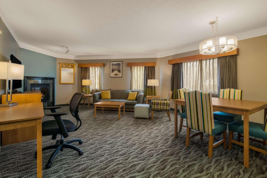 Best Western Plus Executive Court Inn & Conference Center 61/73