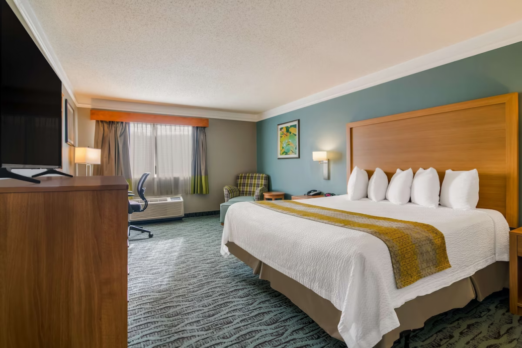 Best Western Plus Executive Court Inn & Conference Center 7/73
