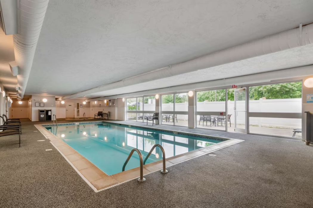 Best Western Plus Executive Court Inn & Conference Center 65/73