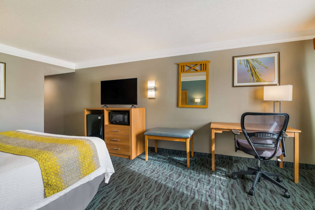 Best Western Plus Executive Court Inn & Conference Center 33/73