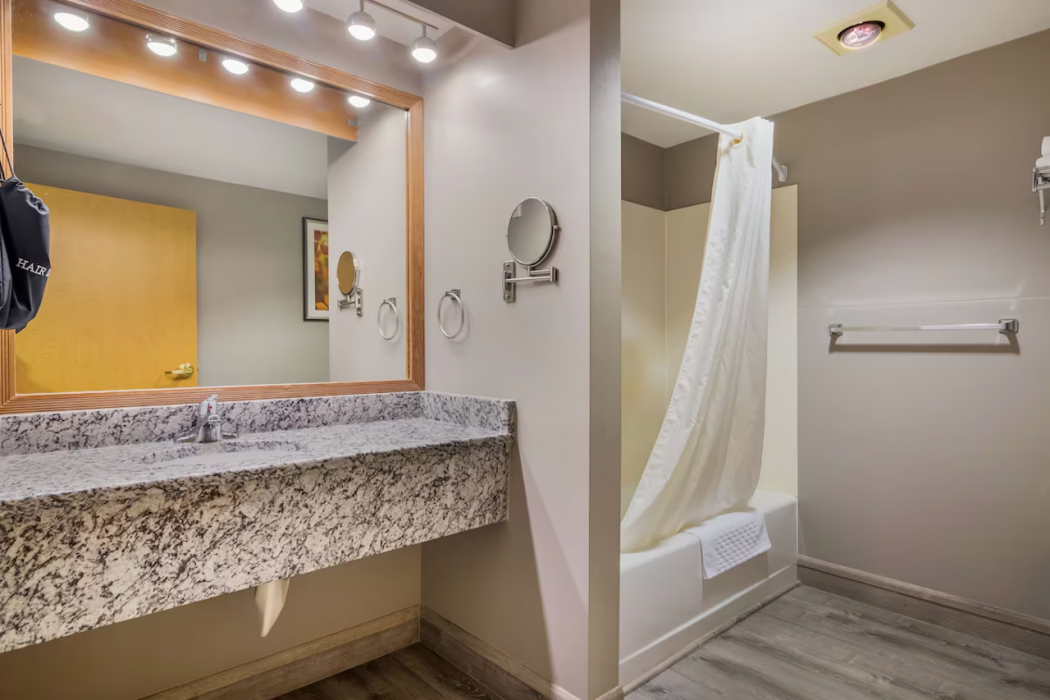 Best Western Plus Executive Court Inn & Conference Center 52/73
