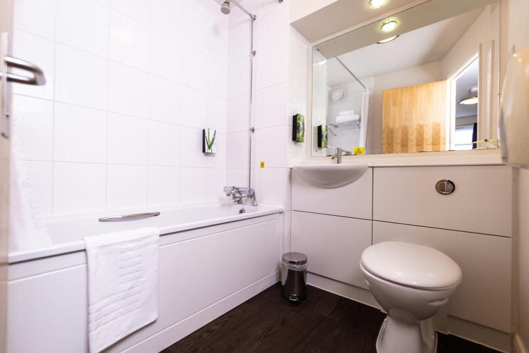 Ibis Coleraine Riverside 15/60