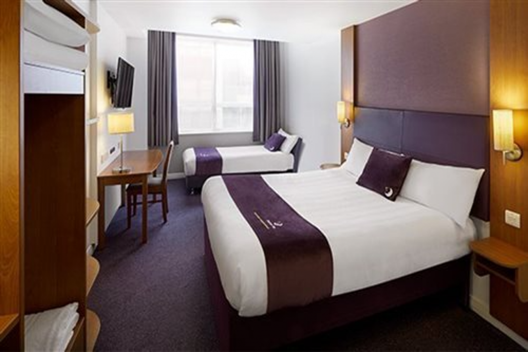 Premier Inn Cambridge (A14, J32) 8/33