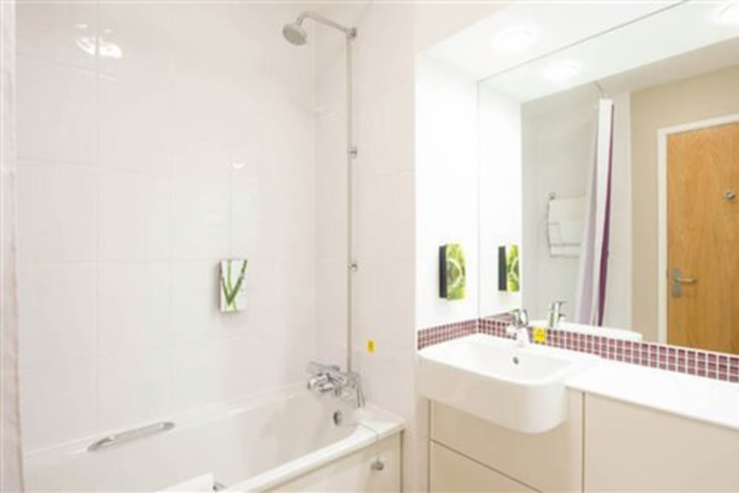 Premier Inn Cambridge (A14, J32) 7/33