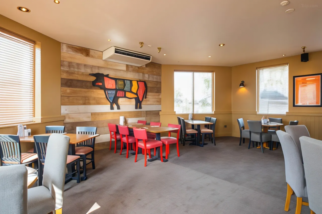 Premier Inn Gloucester (Longford) 15/28