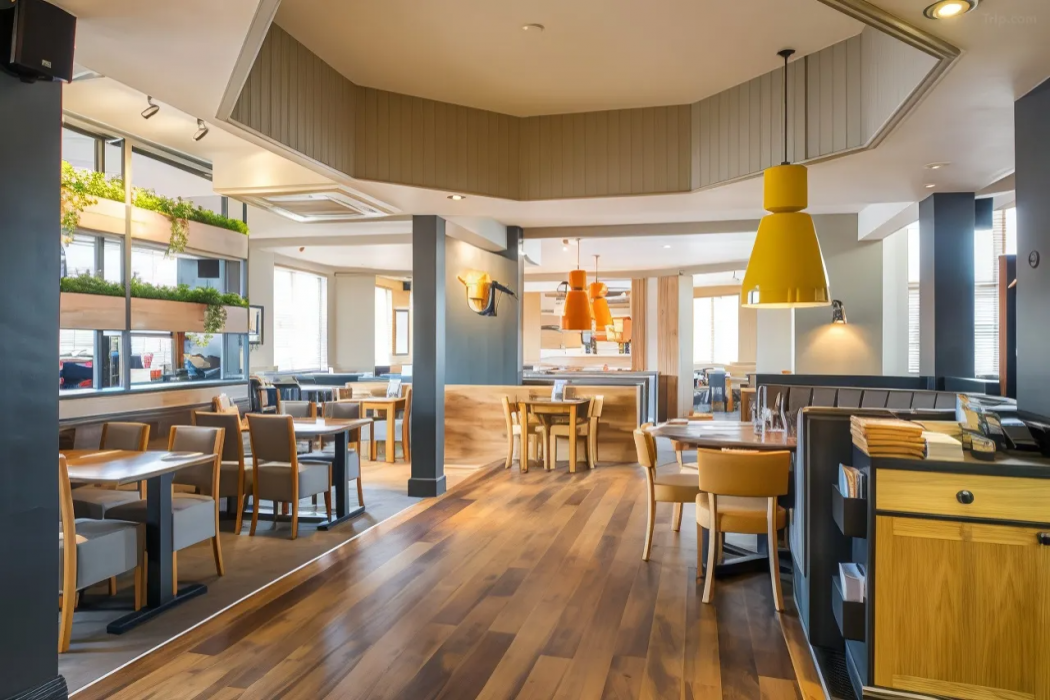 Premier Inn Gloucester (Longford) 14/28