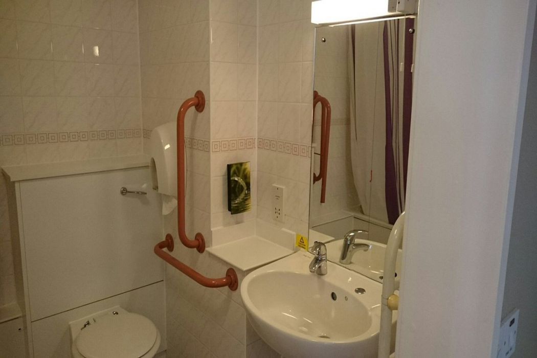 Premier Inn Livingston (M8 Jct3) 14/31