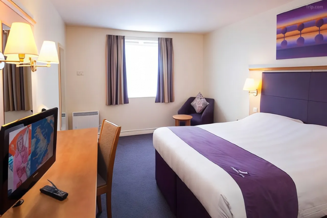 Premier Inn Rugby North (Newbold) 6/37