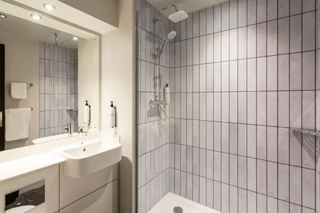 Room at Premier Inn Wakefield South (M1, Jct39), WAKEFIELD