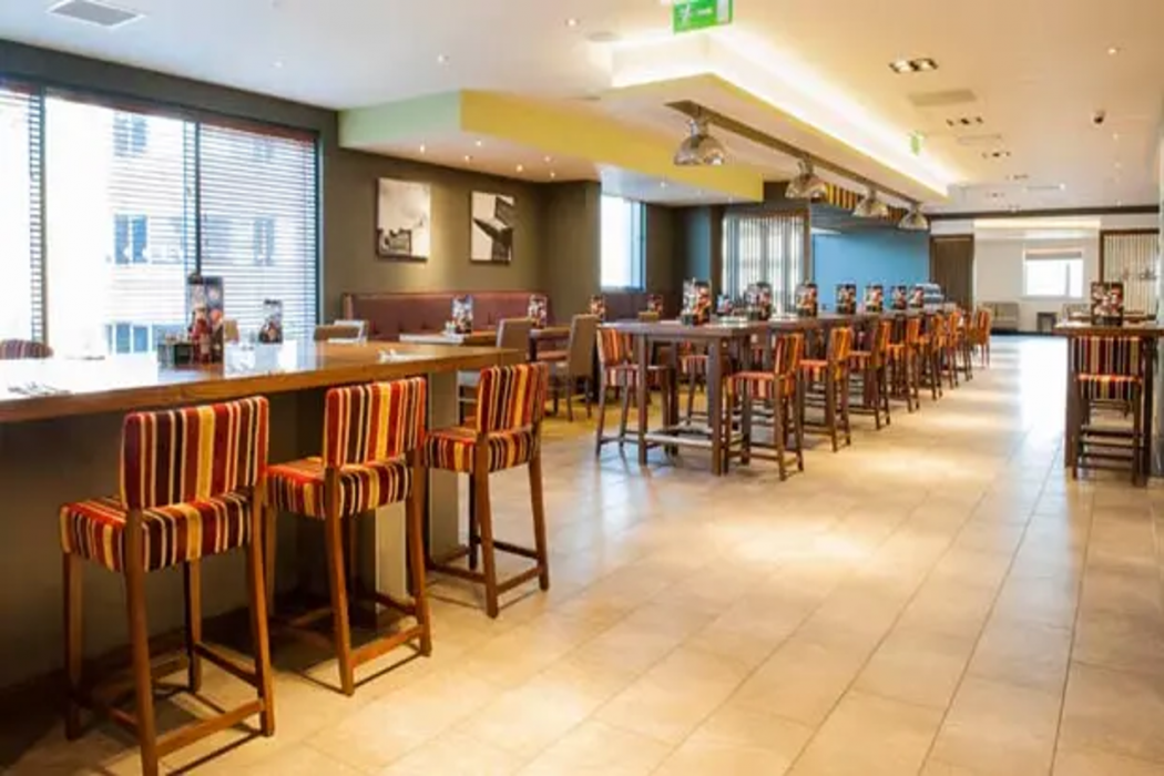 Premier Inn Woking Town Centre 24/32