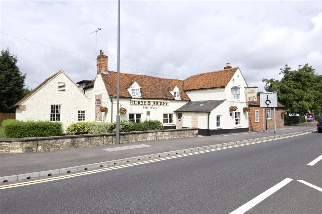 Premier Inn Aylesbury in AYLESBURY