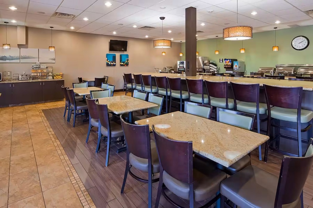 Wyndham Bloomington Mall of America 34/54