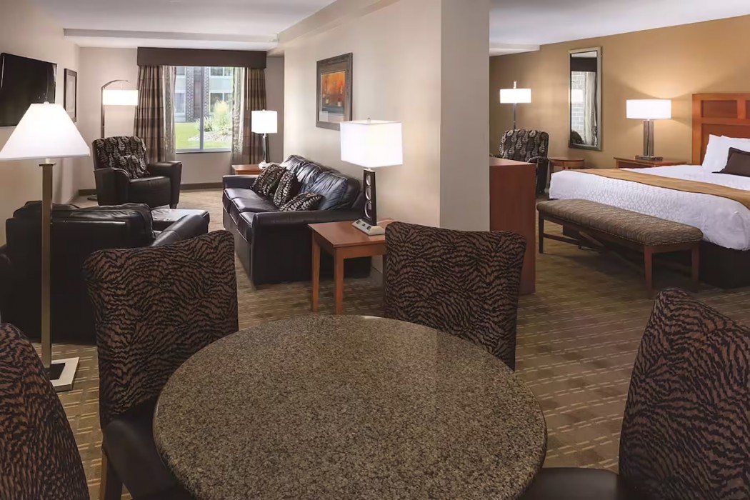 Wyndham Bloomington Mall of America 11/54