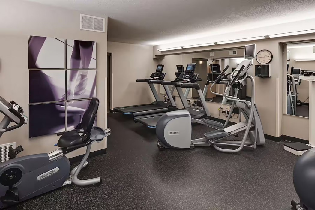 Wyndham Bloomington Mall of America 36/54