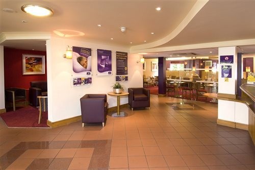 Premier Inn Birmingham South Hall Green 8/35