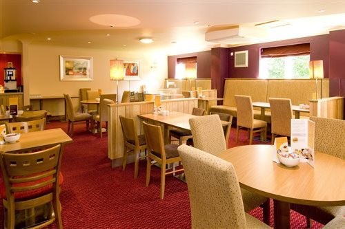 Premier Inn Birmingham South Hall Green 17/35