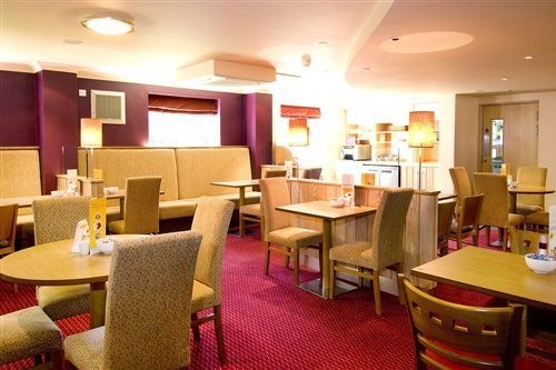 Premier Inn Birmingham South Hall Green 16/35