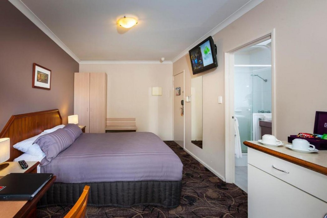 Quality Hotel Bayswater 4/21