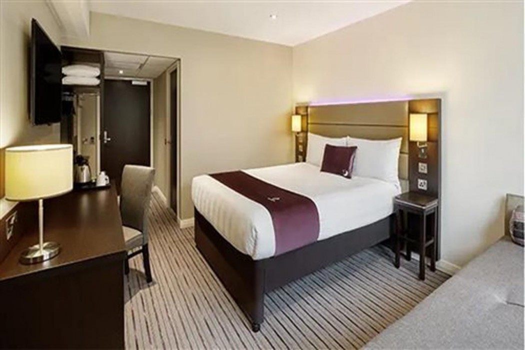 Premier Inn Manchester Old Trafford 10/55