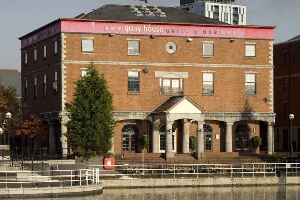 Premier Inn Manchester Salford Quays 10/47