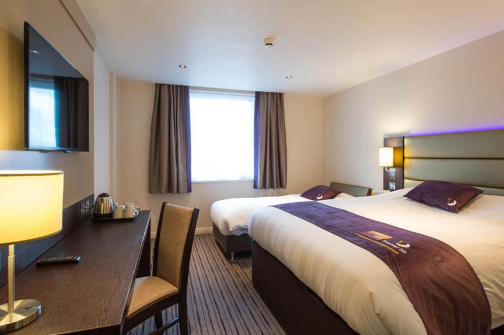 Room at Premier Inn London Kew Bridge, LONDON