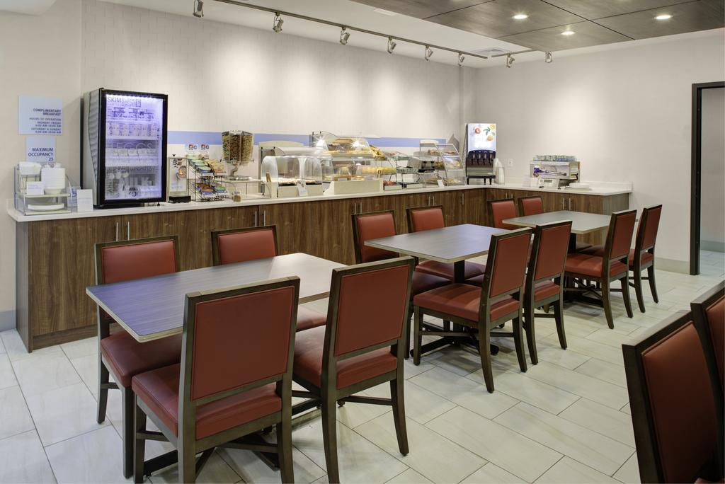 Holiday Inn Express Bronx Nyc - Stadium Area, an IHG Hotel 18/40