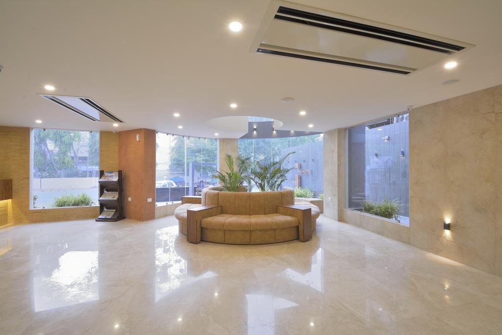 URBANE THE HOTEL 5/18