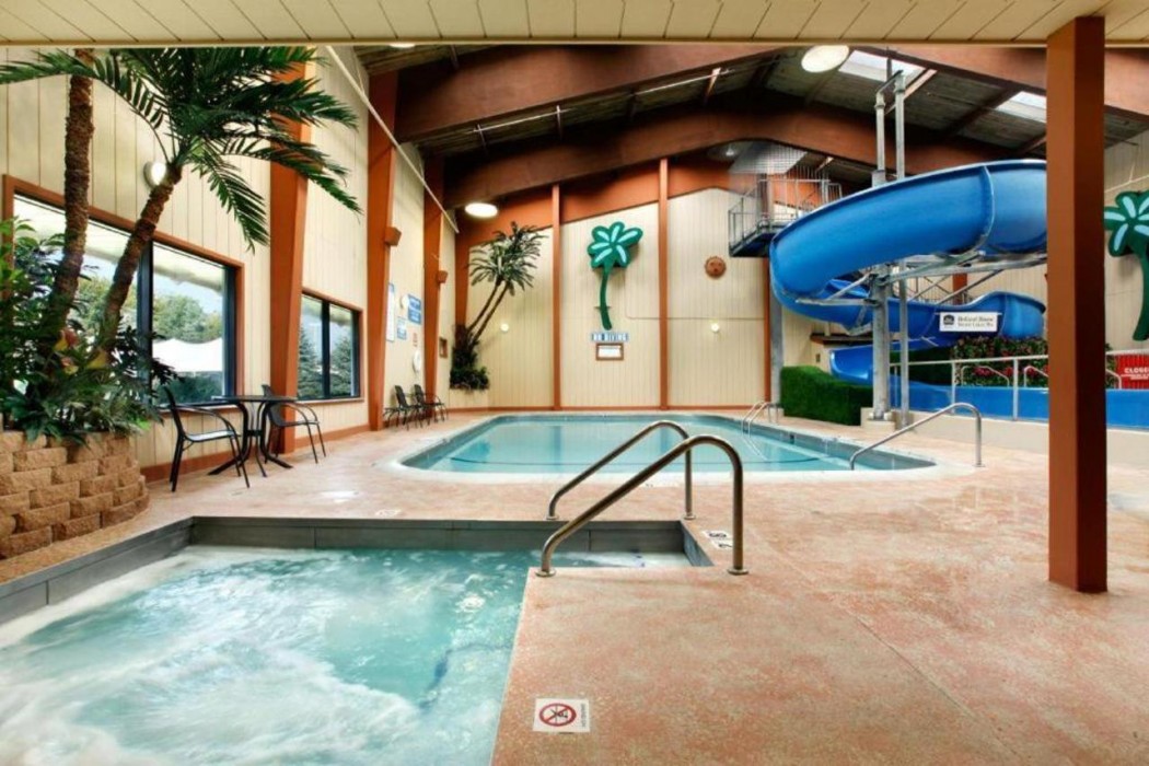 Quality Inn & Suites Detroit Lakes, MN 12/17